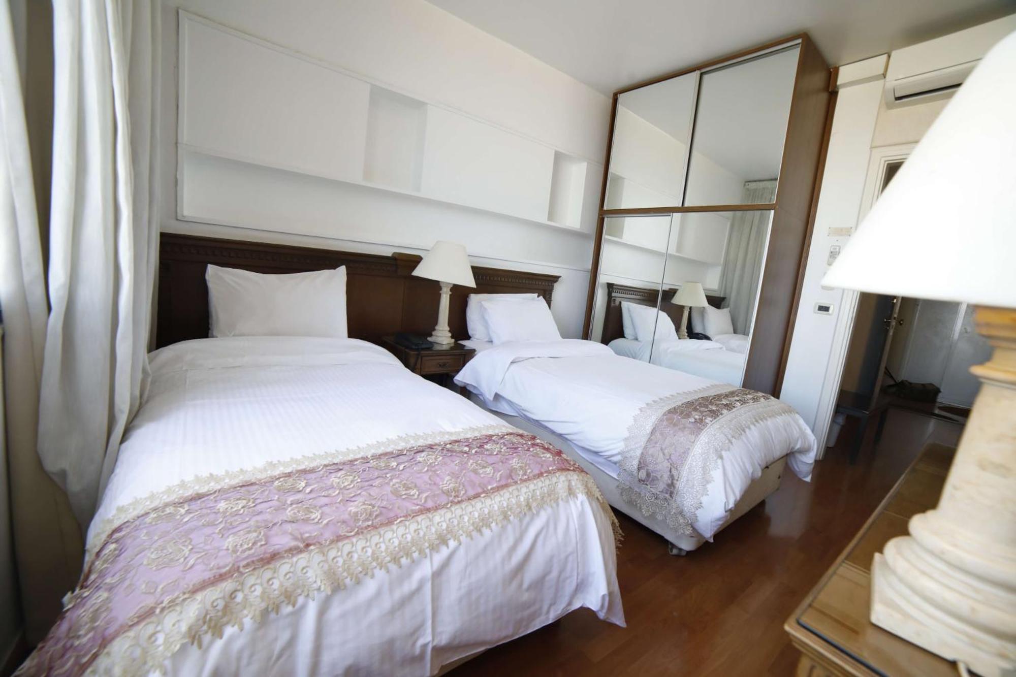Holiday Home Suites Beirut Exterior foto